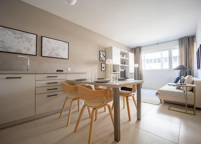 Renove Avec Style Au Coeur D'annecy *